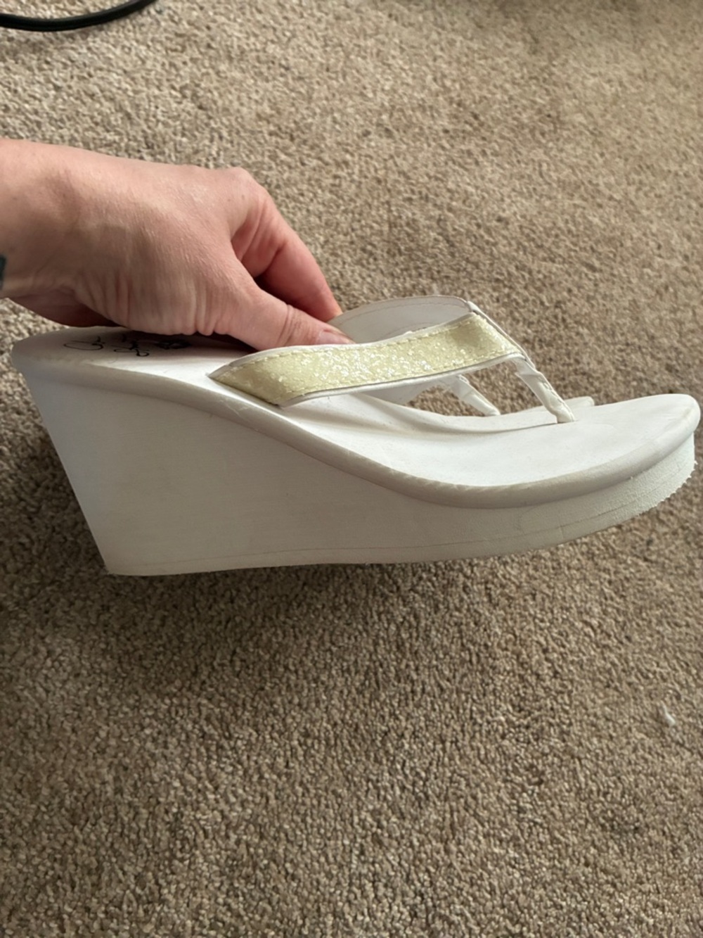 Colin Stuart White Wedge Sandals with Gold Shimmer Straps - Picture 3 of 5